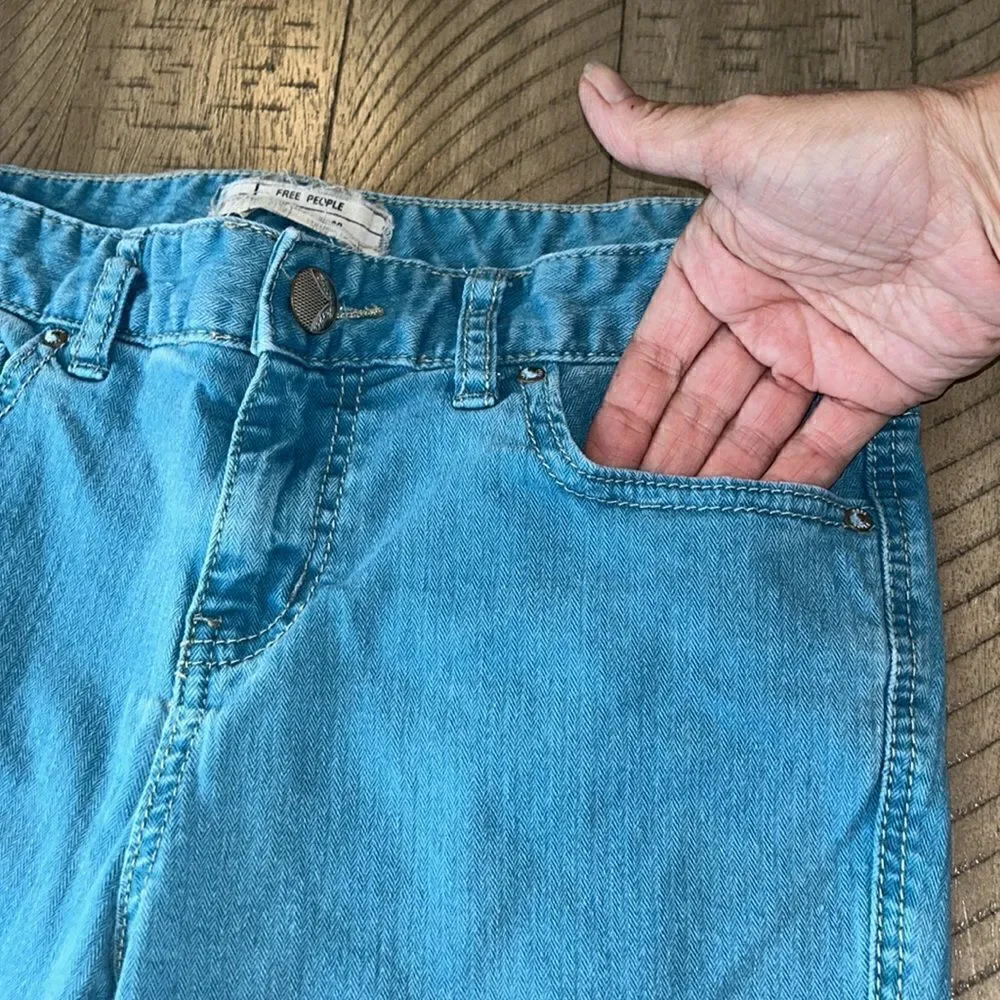 🌞 Free 🇺🇸 People Lagoon Blue Cropped 5 Pocket Denim Jeans 👖 Pull Up Straps!